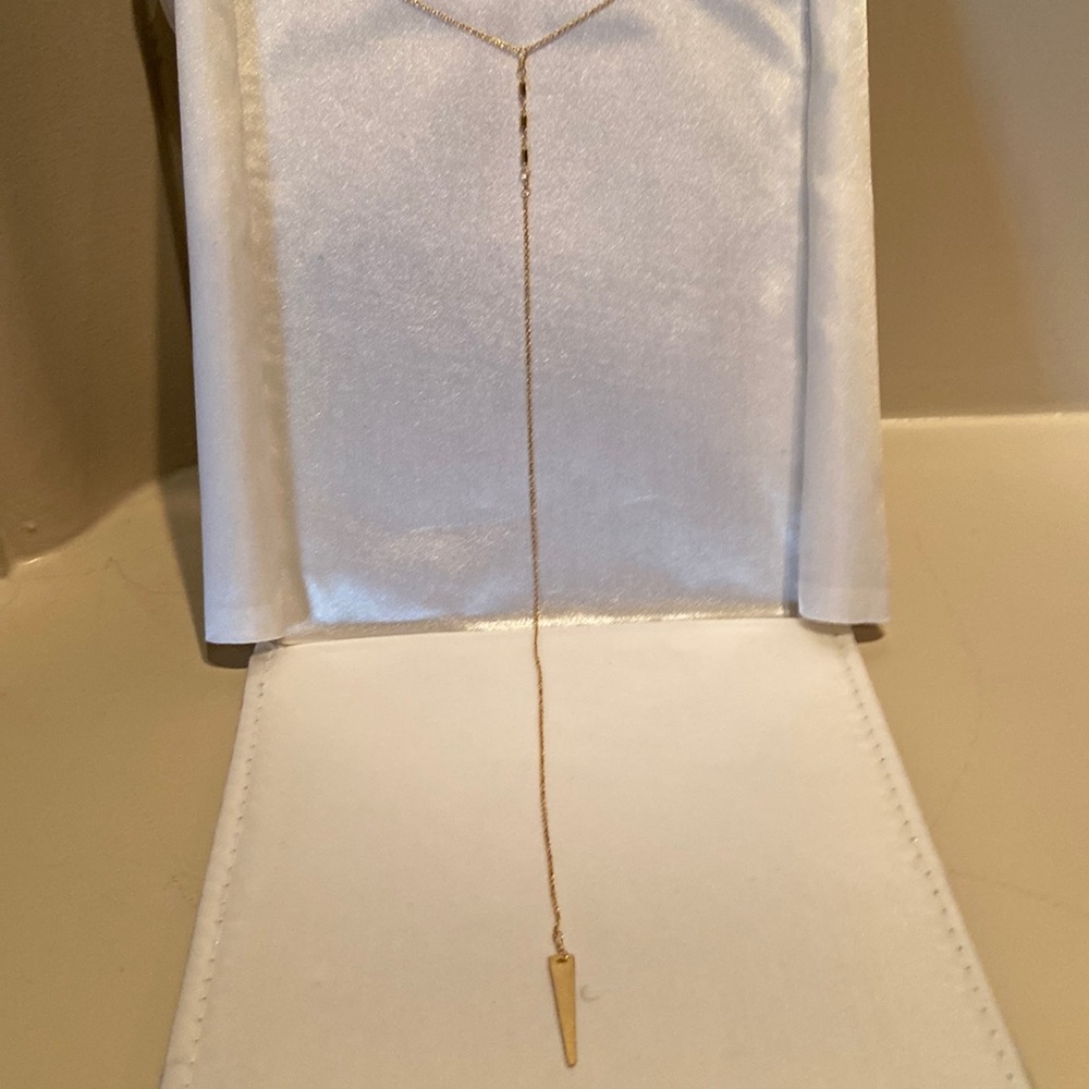 19” necklace. Beautiful chain. Never worn